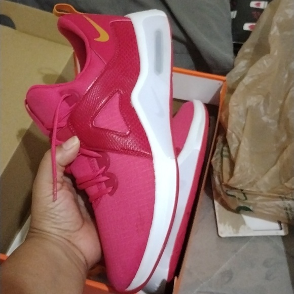 Nike Shoes - W Nike Air Max Bella TR 5